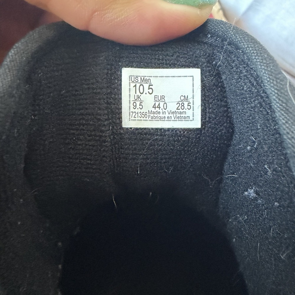 Vans Ward Hi Men's 10.5 Triple Black Canvas High Top Skate Shoes - Picture 9 of 12